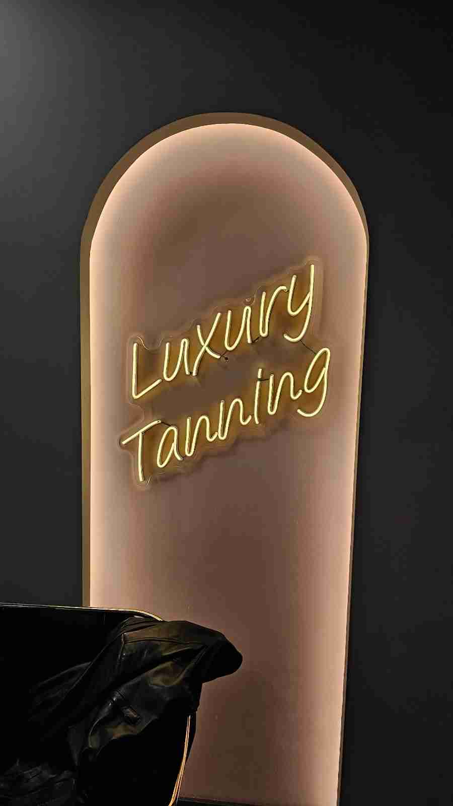 Visual Art Sarajevo LED Neon - LED neon reklame donose nostalgični šarm neona u modernom izdanju. Ekološki su prihvatljive i energetski efikasne, idealne za privlačenje pažnje.