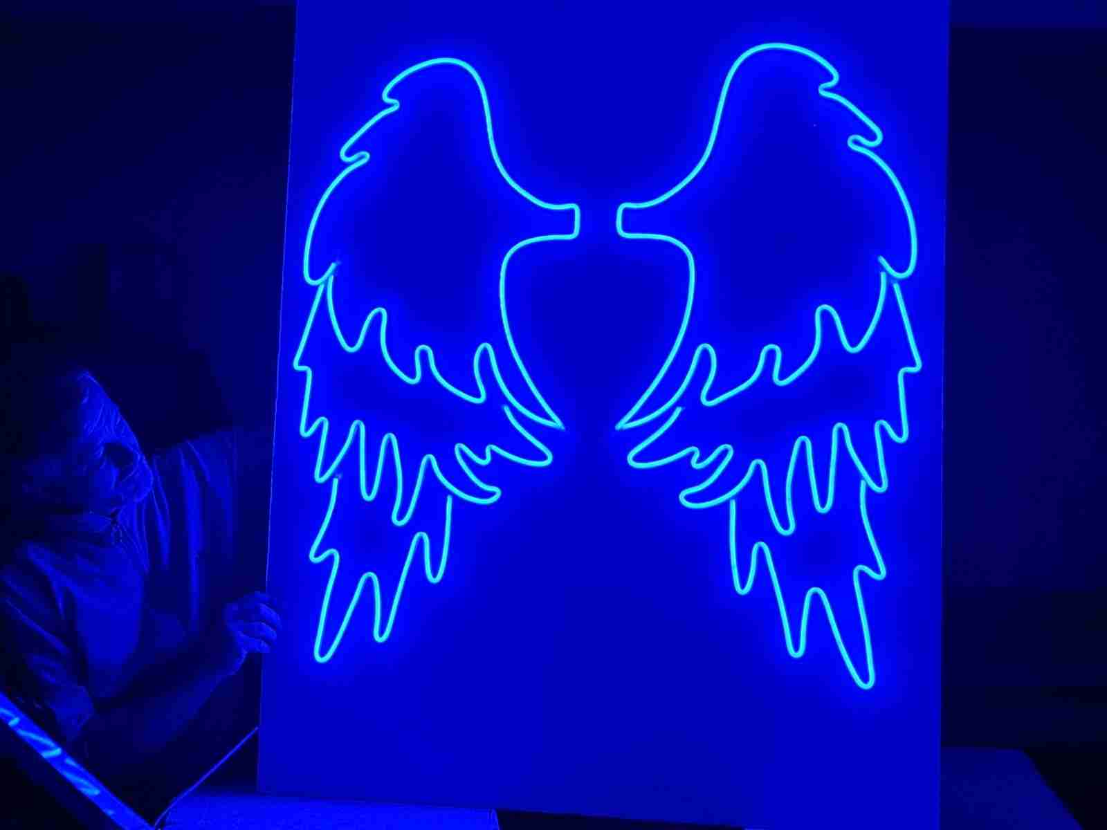 Visual Art Sarajevo LED Neon - LED neon reklame donose nostalgični šarm neona u modernom izdanju. Ekološki su prihvatljive i energetski efikasne, idealne za privlačenje pažnje.