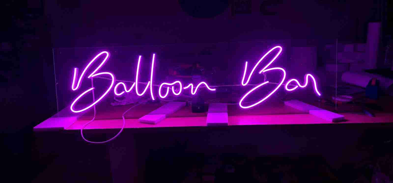 Visual Art Sarajevo LED Neon - LED neon reklame donose nostalgični šarm neona u modernom izdanju. Ekološki su prihvatljive i energetski efikasne, idealne za privlačenje pažnje.