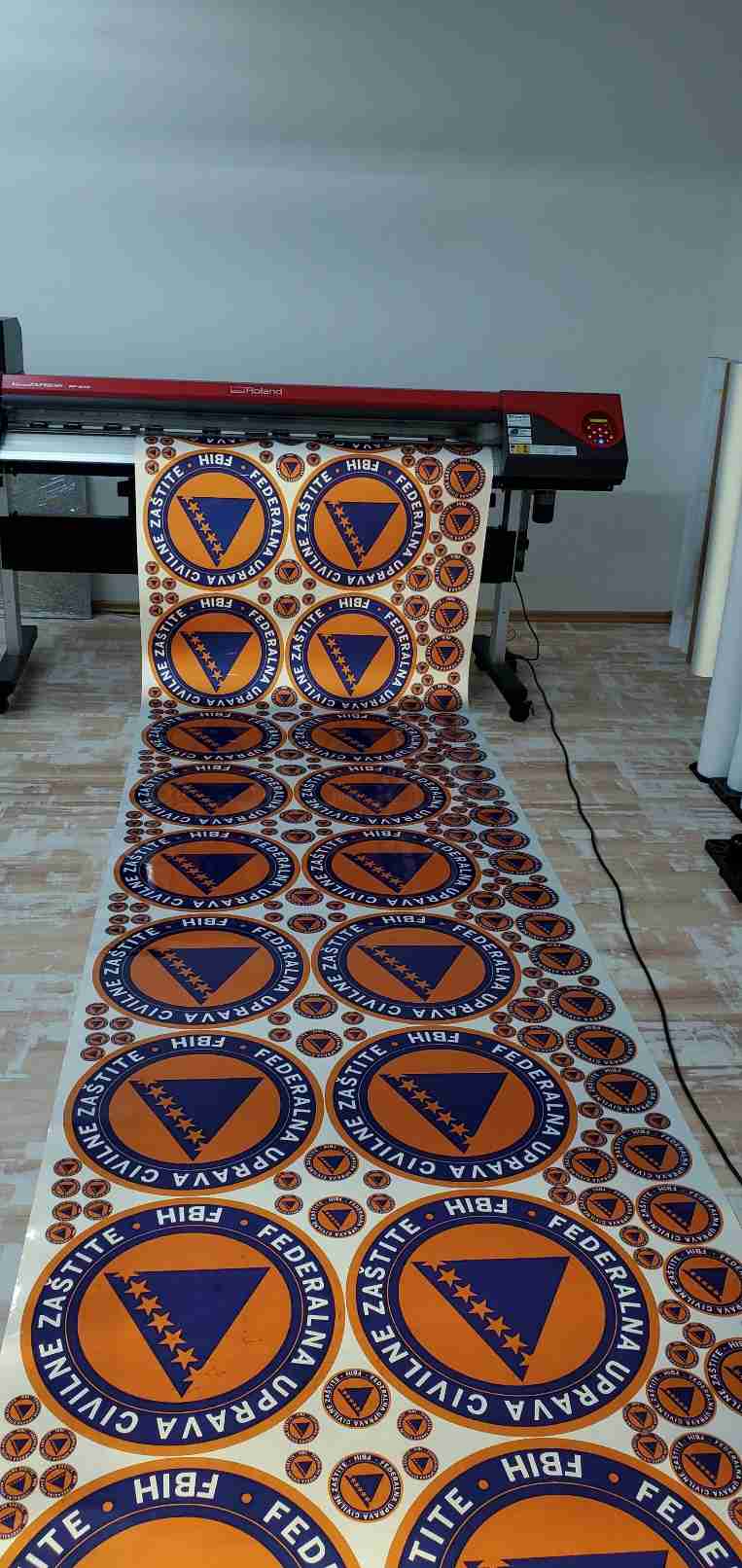 Visual Art Sarajevo Print Velikog Formata - Print velikog formata omogućava visokokvalitetnu štampu na različitim podlogama. Idealan je za bilborde, banere, izloge i ostale reklamne materijale velikih dimenzija.