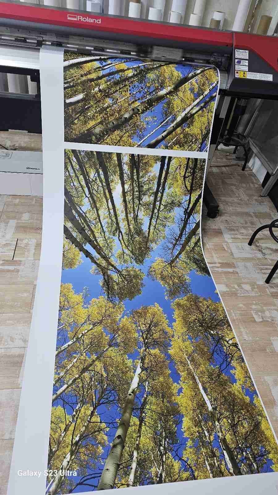 Visual Art Sarajevo Print Velikog Formata - Print velikog formata omogućava visokokvalitetnu štampu na različitim podlogama. Idealan je za bilborde, banere, izloge i ostale reklamne materijale velikih dimenzija.