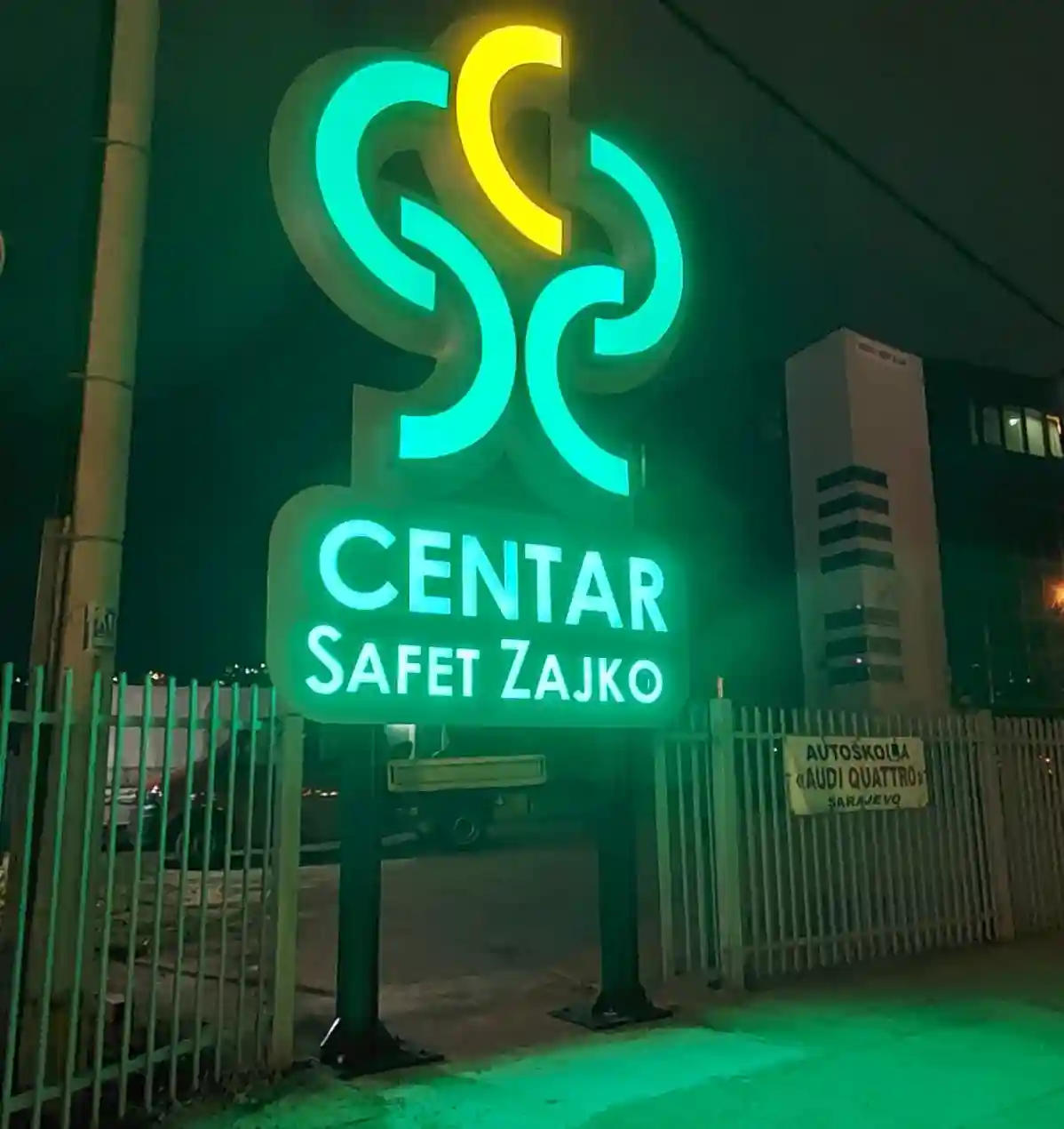 Svjetleci totemi